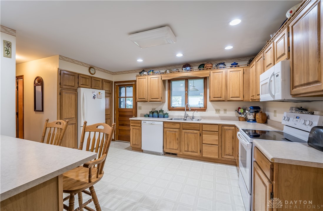 10911 Patterson Road Piqua, OH 45356 - Photo 13 of 43 Gallery Image 13