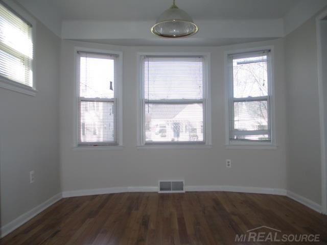 929 Princeton Road Berkley, MI 48072 - Photo 6 of 28