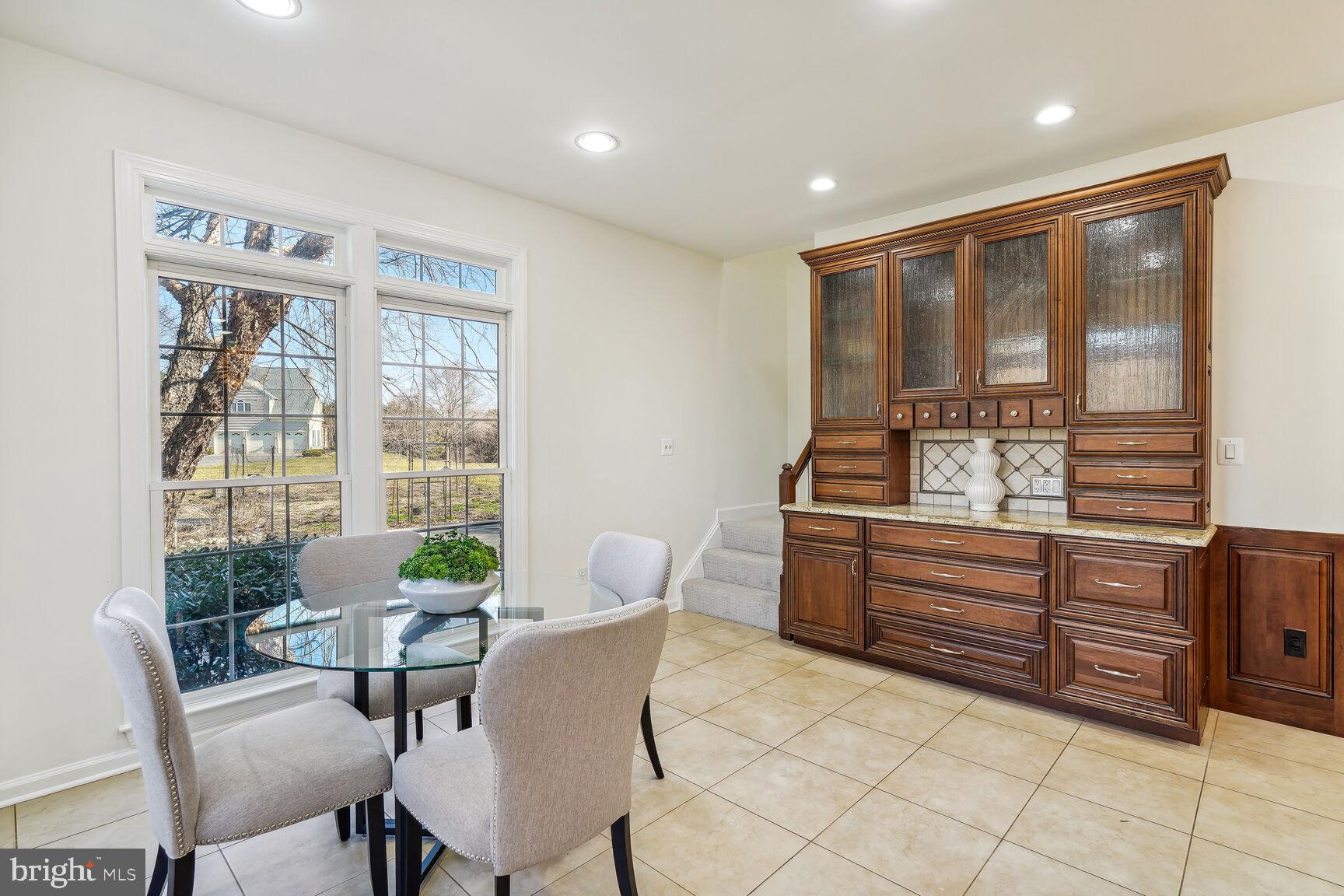 12313 Riding Fields Road Rockville, MD 20850 - Photo 15 of 42 Wonderful Morning Room