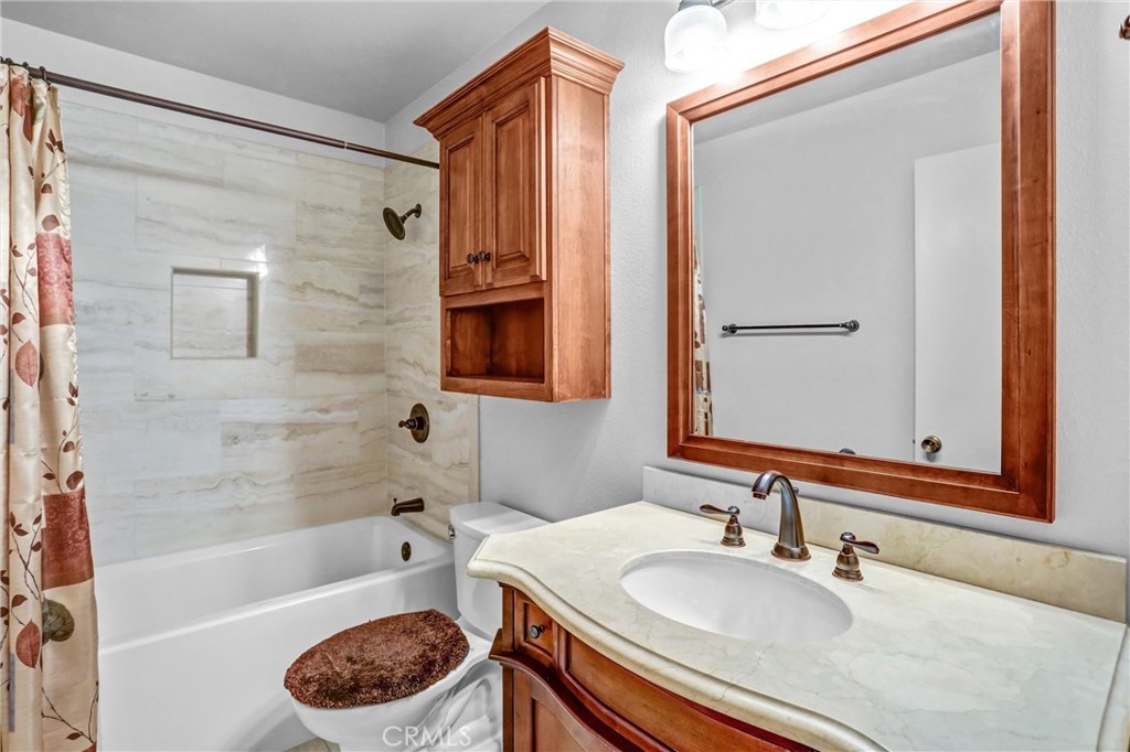 2891 Canyon Crest, Unit 15 Riverside, CA 92507 - Photo 14 of 28
