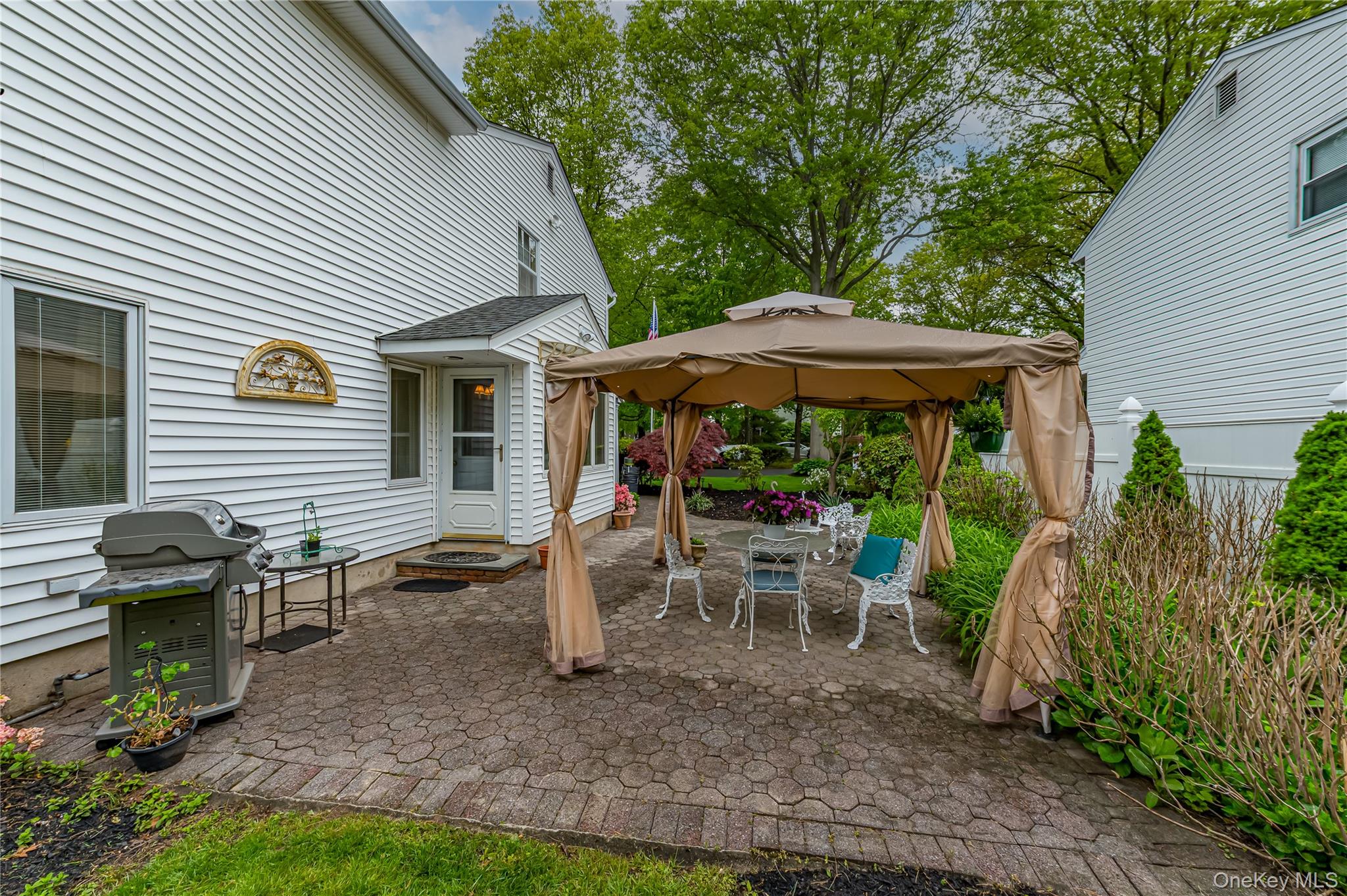 32 Dressler Road Greenlawn, NY 11740 - Photo 41 of 44