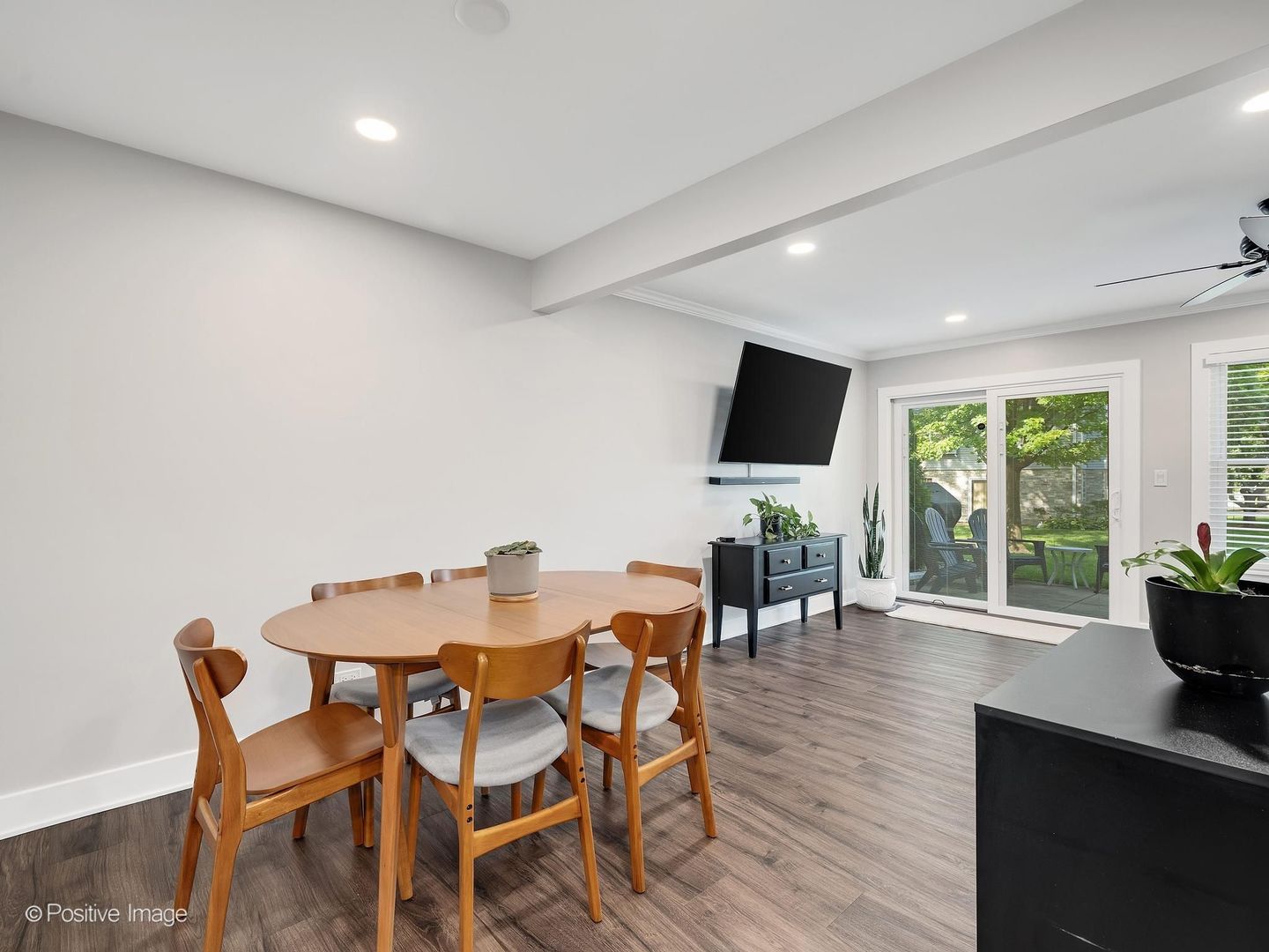 718 Tamarac Boulevard Addison, IL 60101 - Photo 4 of 19