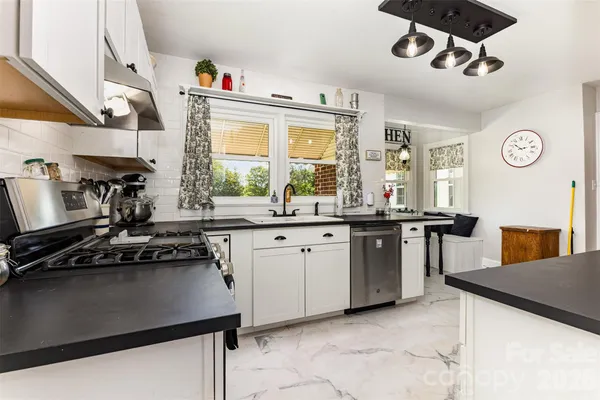 $599,999 | 941 Casar-Belwood Road, Lawndale, NC 28090