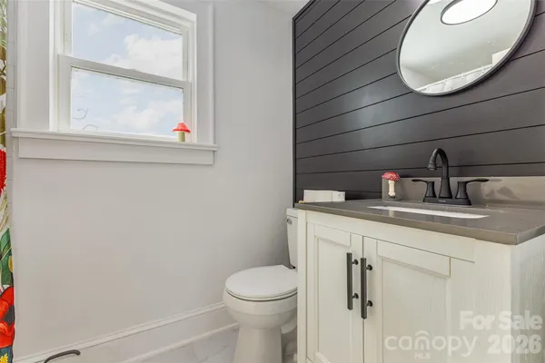 $599,999 | 941 Casar-Belwood Road, Lawndale, NC 28090