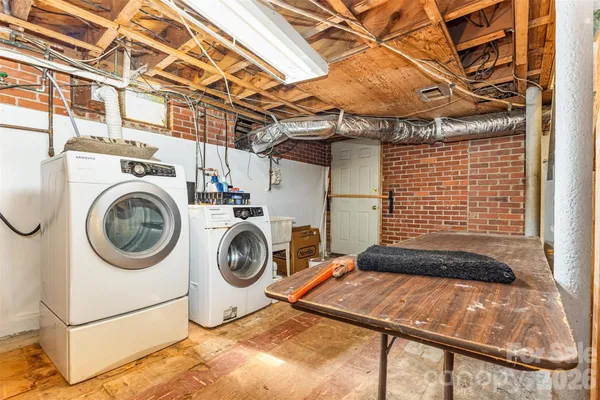 $599,999 | 941 Casar-Belwood Road, Lawndale, NC 28090