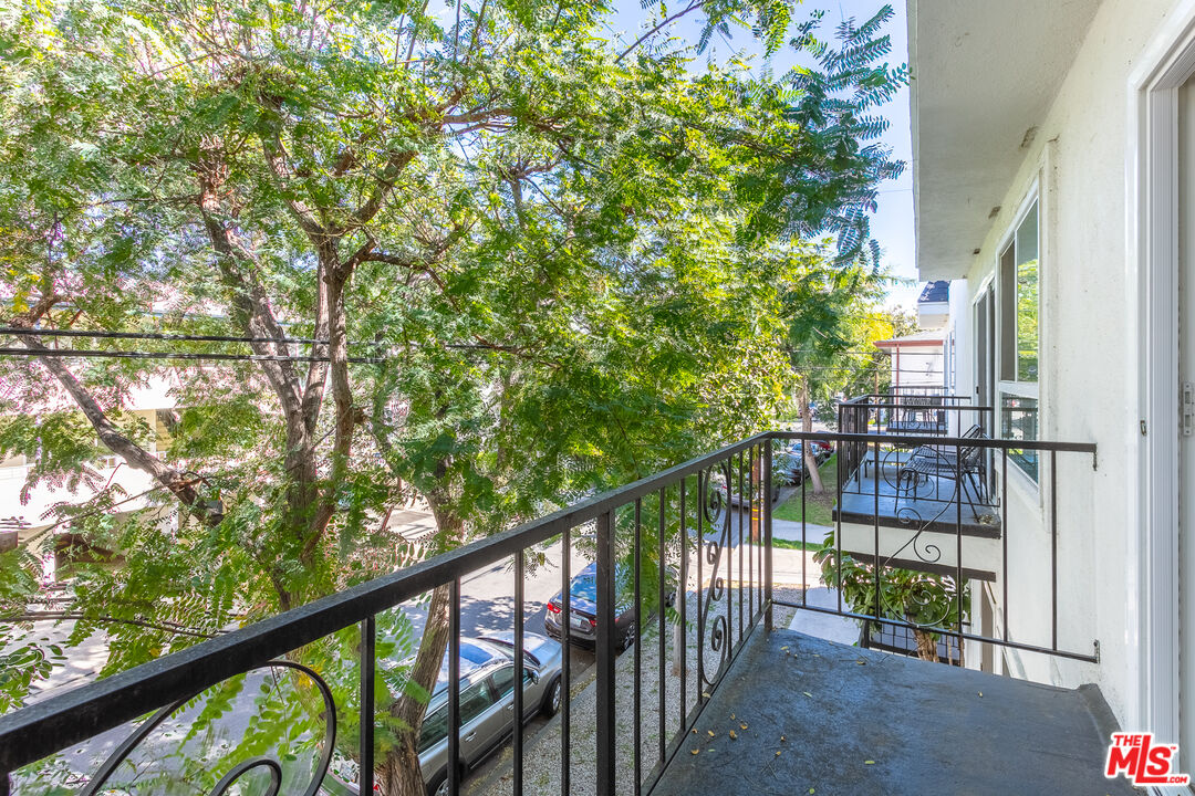 560 North Kings Road, Unit 2 West Hollywood, CA 90048 - Photo 11 of 12 a view of balcony