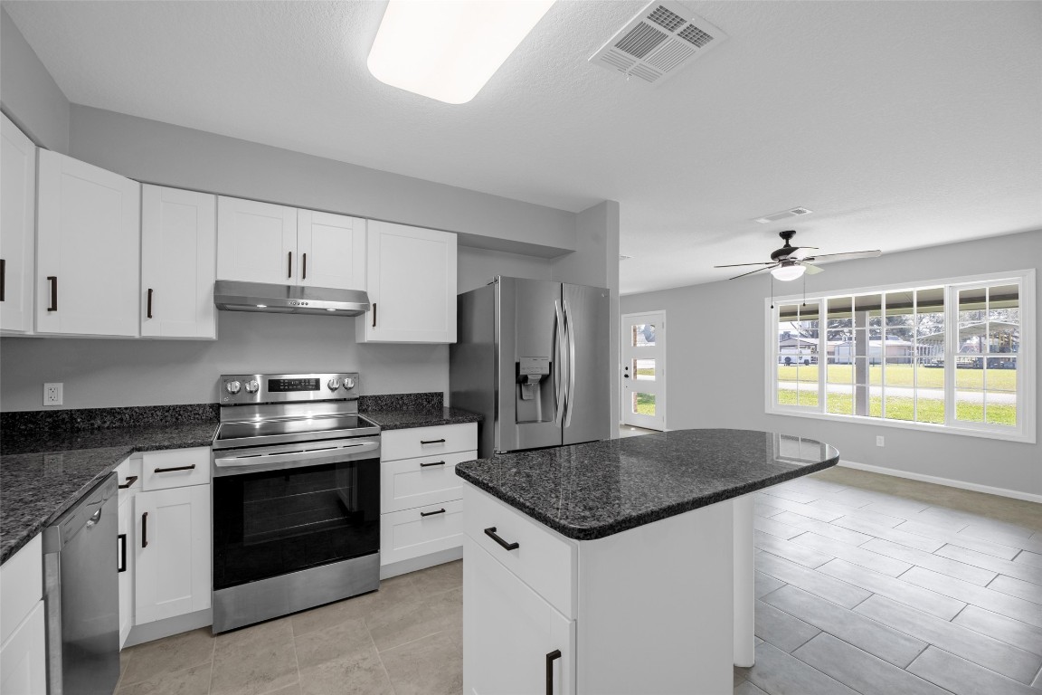 605 Helms Avenue Wharton, TX 77488 - Photo 22 of 45 Stainless appliances are in place, just bring clothes, furniture and food!