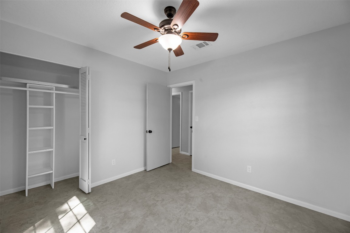 605 Helms Avenue Wharton, TX 77488 - Photo 35 of 45 Guest bedroom #2 with huge closet as well.