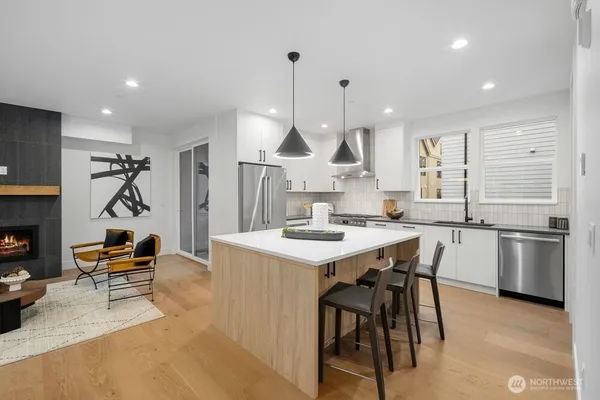 $1,239,990 | 976 7th Avenue Northwest, Issaquah, WA 98027