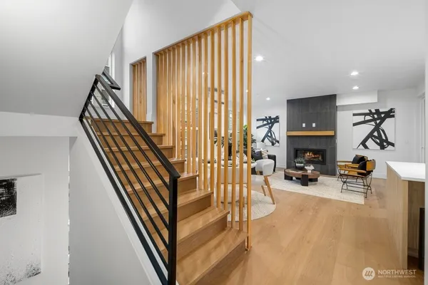 $1,239,990 | 976 7th Avenue Northwest, Issaquah, WA 98027