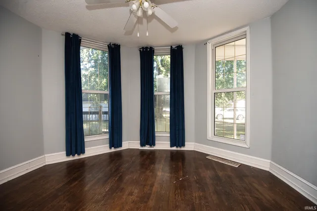 $159,900 | 12709 Highway 1, Lawrenceville, IL 62439