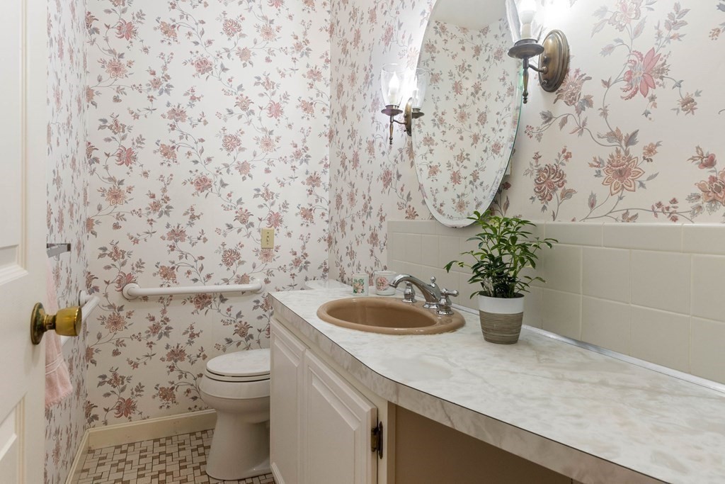 24 Blueberry Hill Road Andover, MA 01810 - Photo 17 of 39 Gallery Image 17