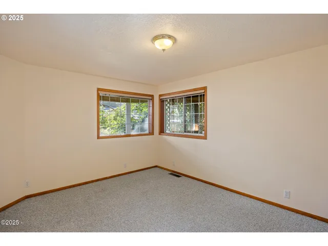 $670,000 | 140 Bayview Avenue, Depoe Bay, OR 97341