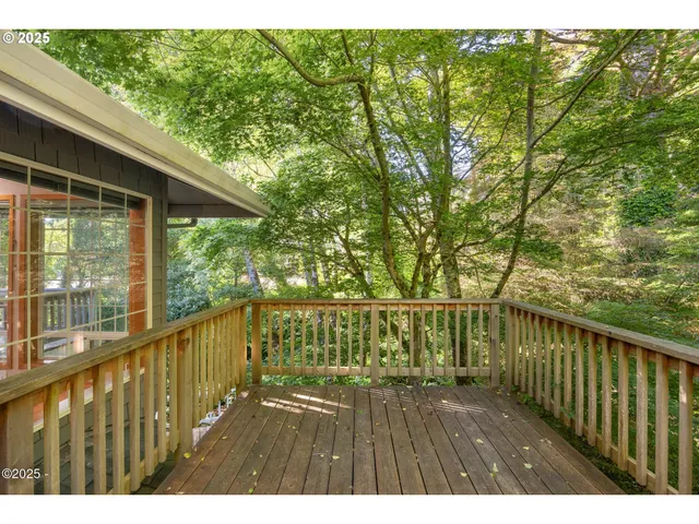 $670,000 | 140 Bayview Avenue, Depoe Bay, OR 97341