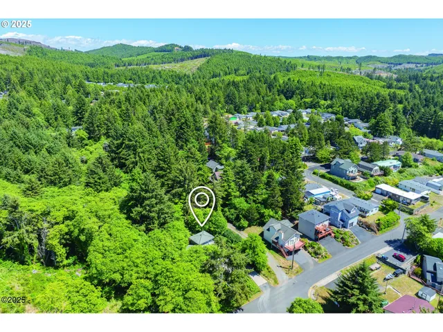 $670,000 | 140 Bayview Avenue, Depoe Bay, OR 97341