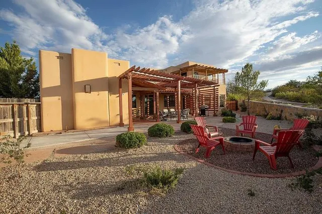 $645,000 | 7146 Camino Blanco, Las Cruces, NM 88007