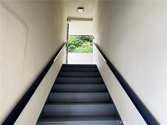 $2,360 | 251 North Oakland Avenue, Unit 6, Pasadena, CA 91101