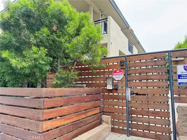 $2,360 | 251 North Oakland Avenue, Unit 6, Pasadena, CA 91101