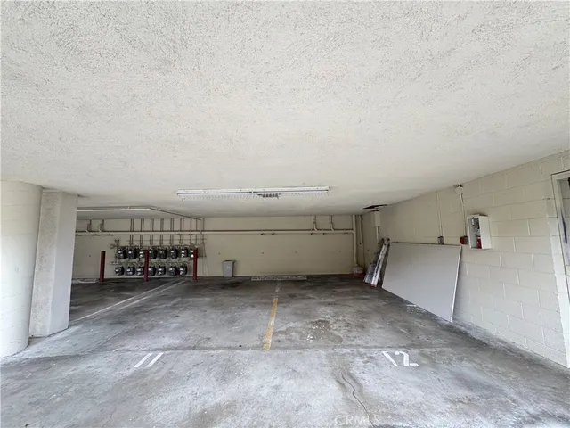 $2,360 | 251 North Oakland Avenue, Unit 6, Pasadena, CA 91101