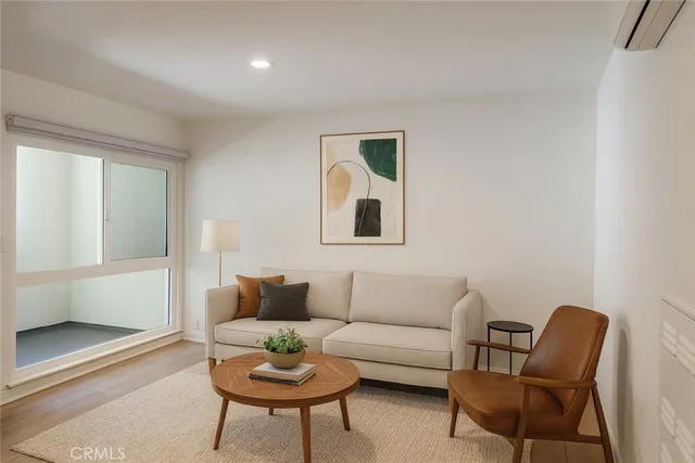 $2,360 | 251 North Oakland Avenue, Unit 6, Pasadena, CA 91101