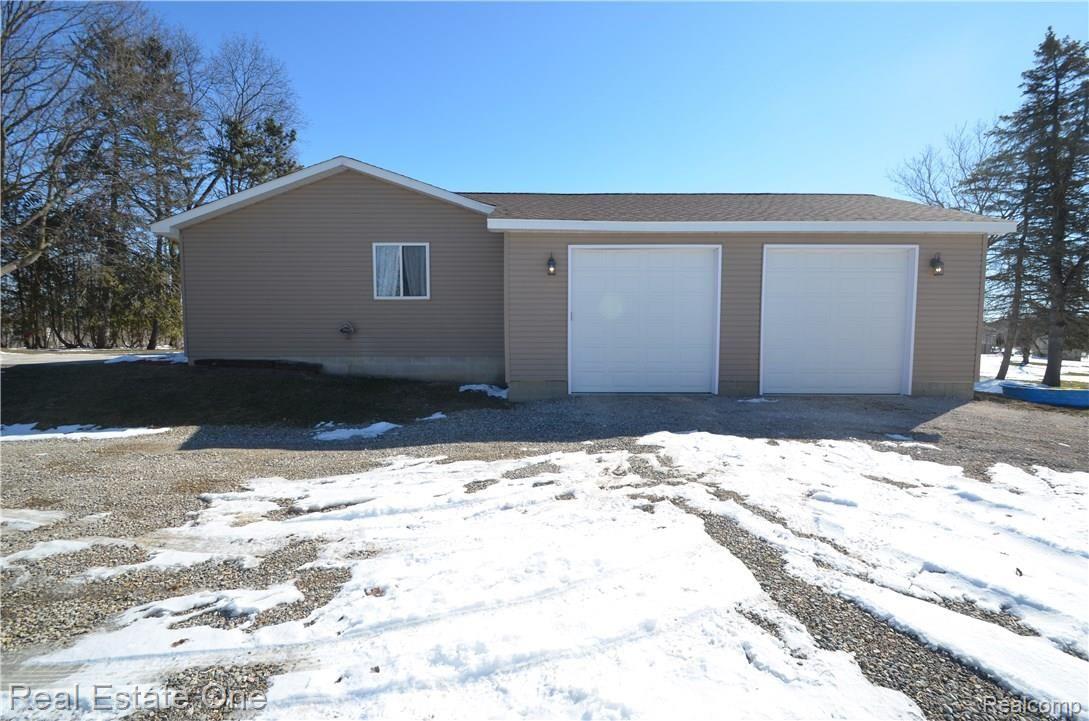 11268 Green Road Goodrich, MI 48438 - Photo 4 of 32 Extra tall two car garage!