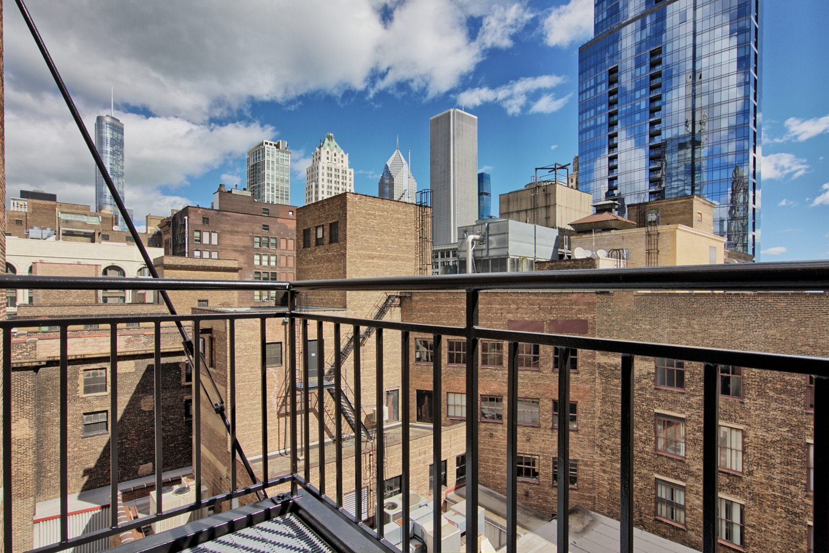 6 East Monroe Street, Unit 1603 Chicago, IL 60603 - Photo 6 of 6