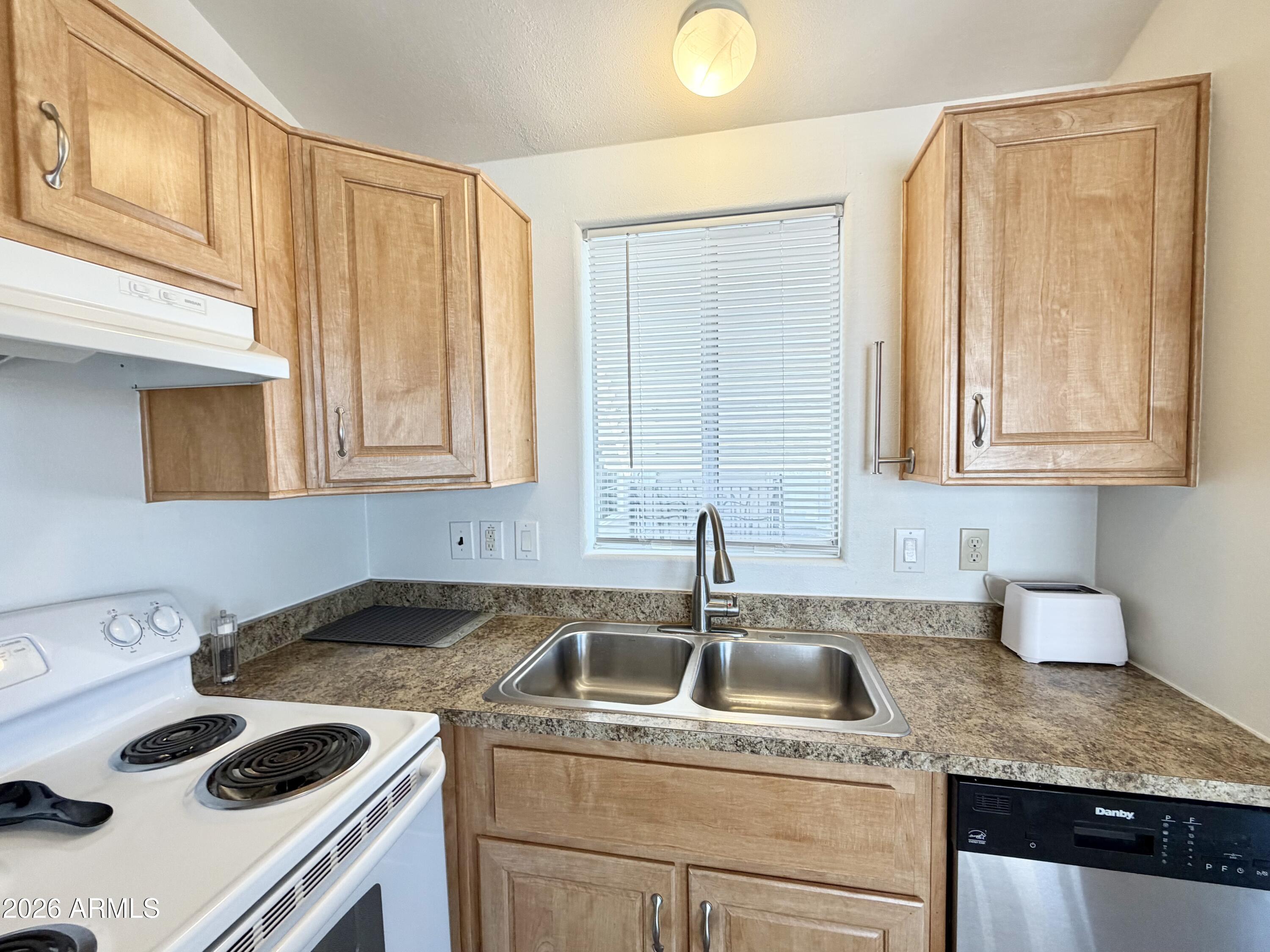 111 South Greenfield Road, Unit 244 Mesa, AZ 85206 - Photo 36 of 69 NICE STAINLESS SINK
