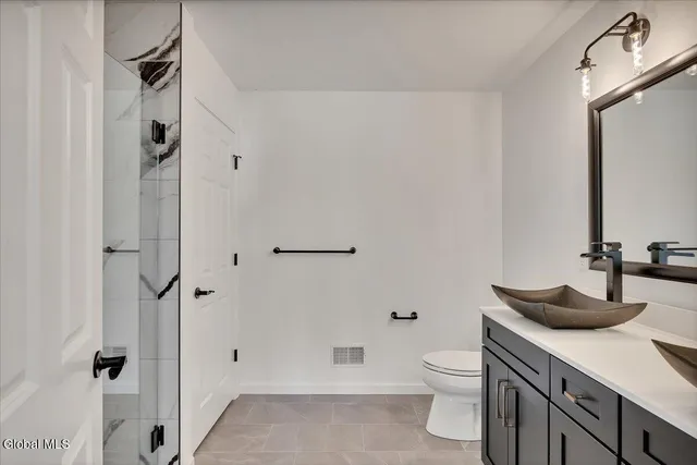 $515,000 | 22 Stacey Way, North Greenbush, NY 12180