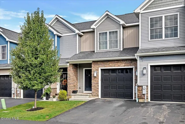 $515,000 | 22 Stacey Way, North Greenbush, NY 12180