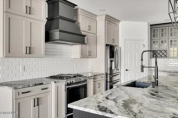 $505,000 | 22 Stacey Way, North Greenbush, NY 12180