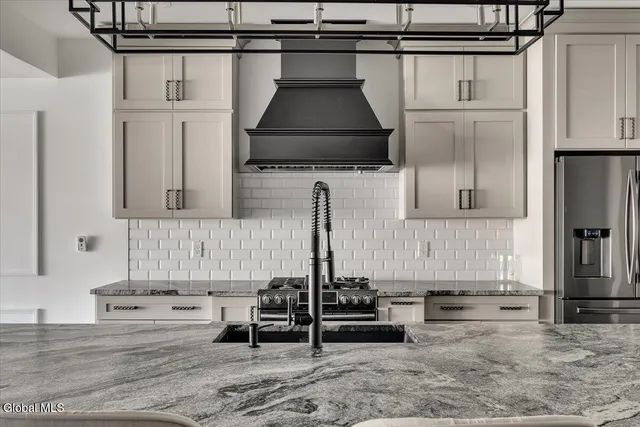 $515,000 | 22 Stacey Way, North Greenbush, NY 12180