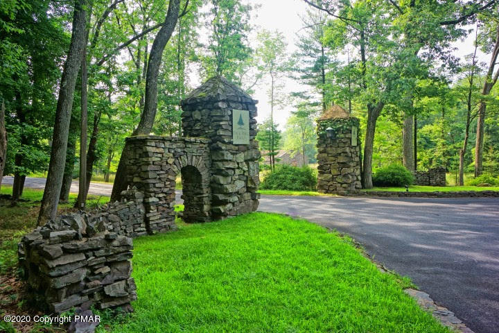 Valley View Road Buck Hill Falls, PA 18323 - Photo 24 of 27 Photo of Stone Pillars