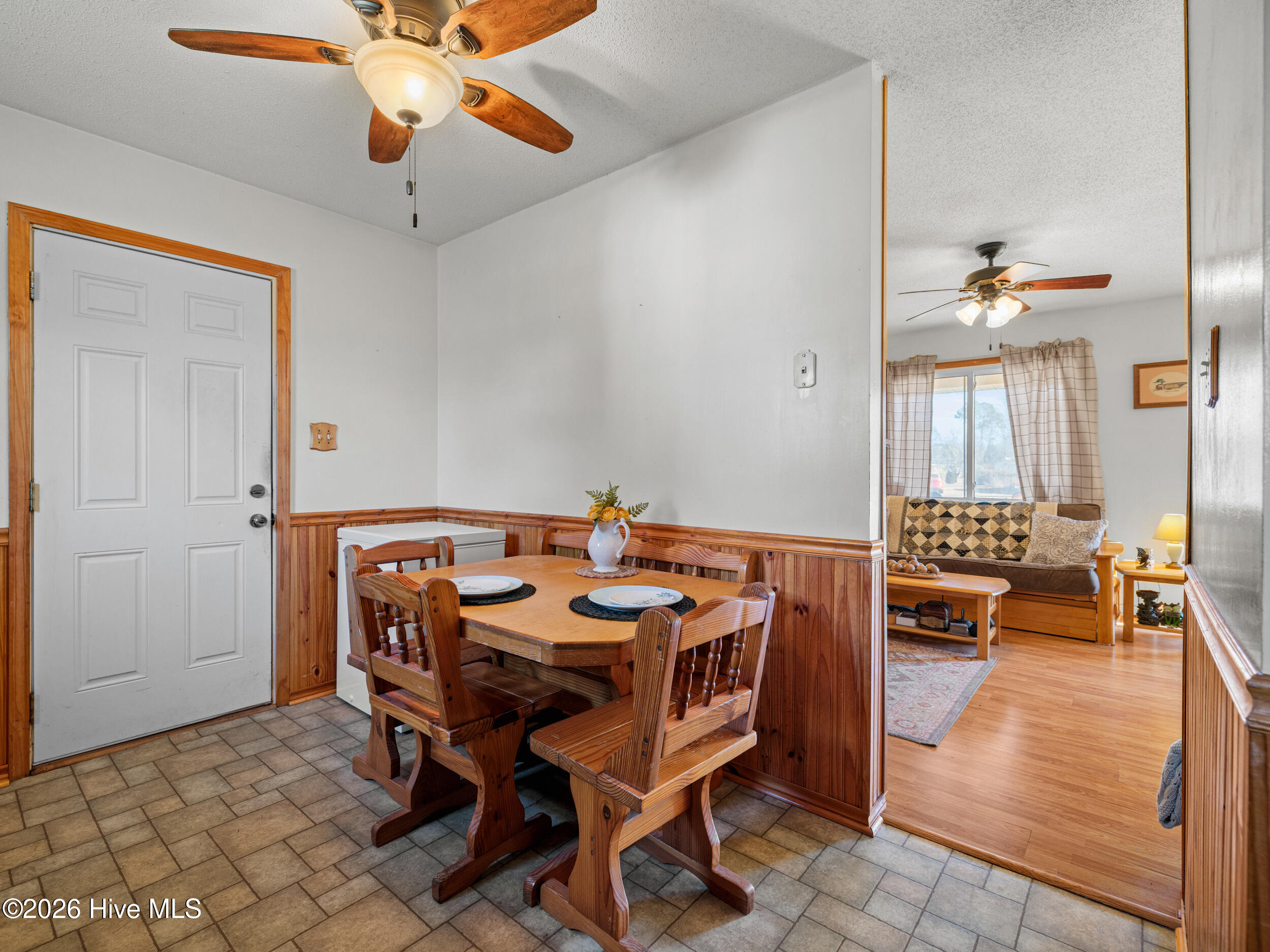 139 Bayberry Road Newport, NC 28570 - Photo 12 of 40 Dining area