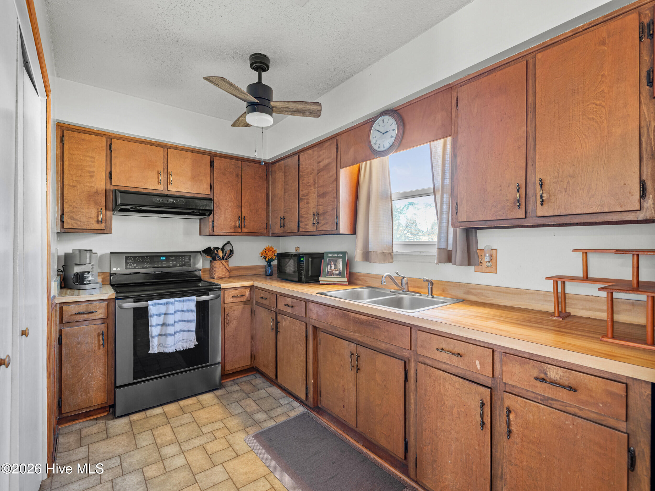 139 Bayberry Road Newport, NC 28570 - Photo 14 of 40 Kitchen