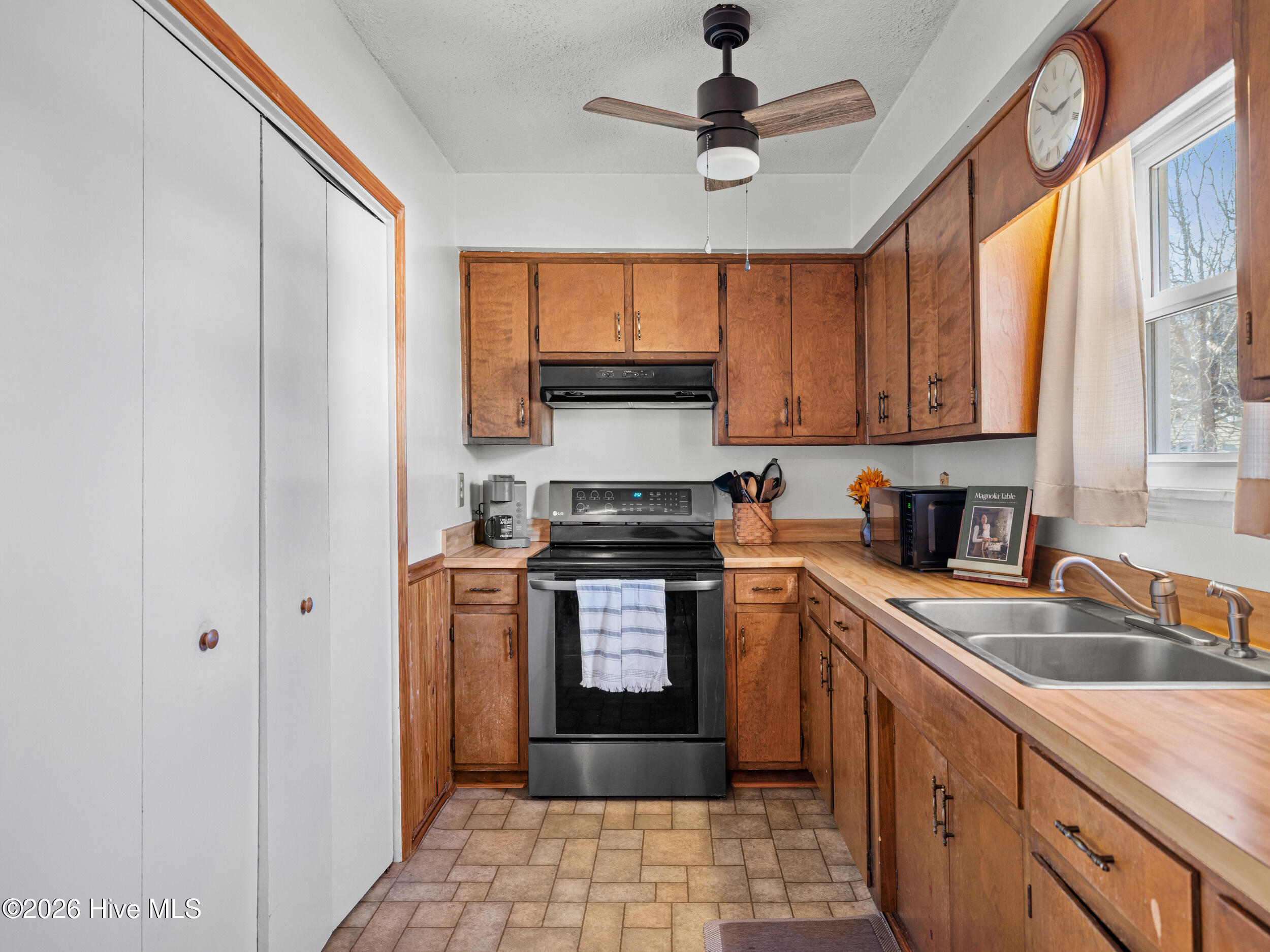 139 Bayberry Road Newport, NC 28570 - Photo 15 of 40 Kitchen