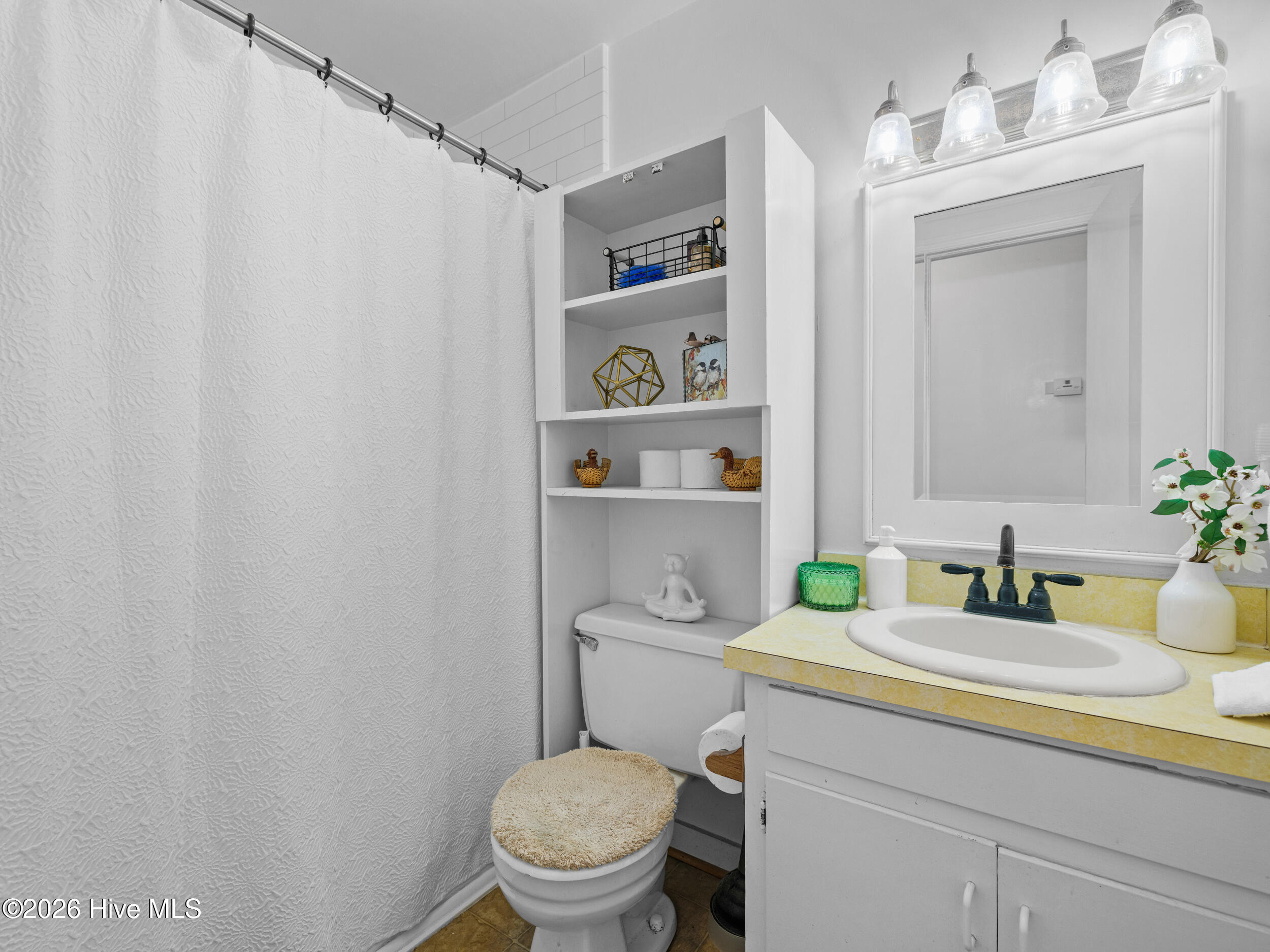 139 Bayberry Road Newport, NC 28570 - Photo 20 of 40 Main full bathroom