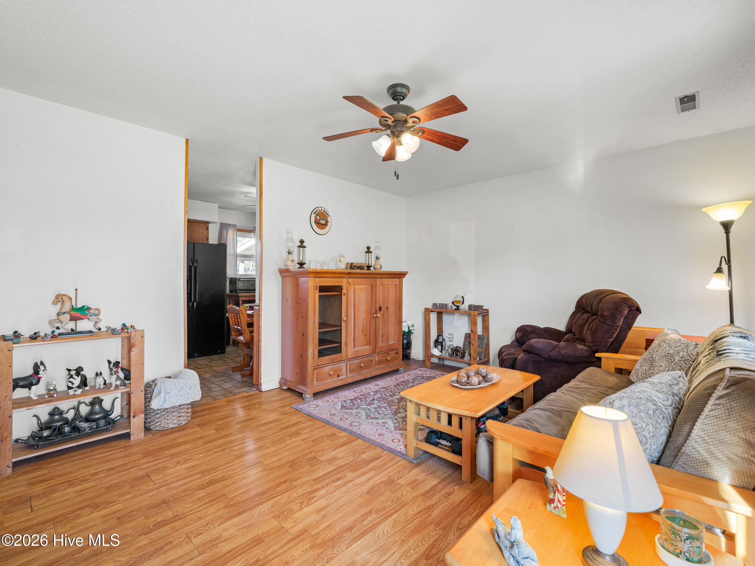 139 Bayberry Road Newport, NC 28570 - Photo 6 of 40 Living room