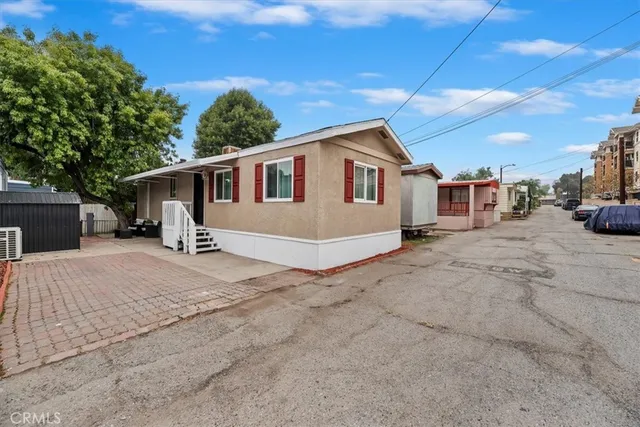 a house view with a outdoor space