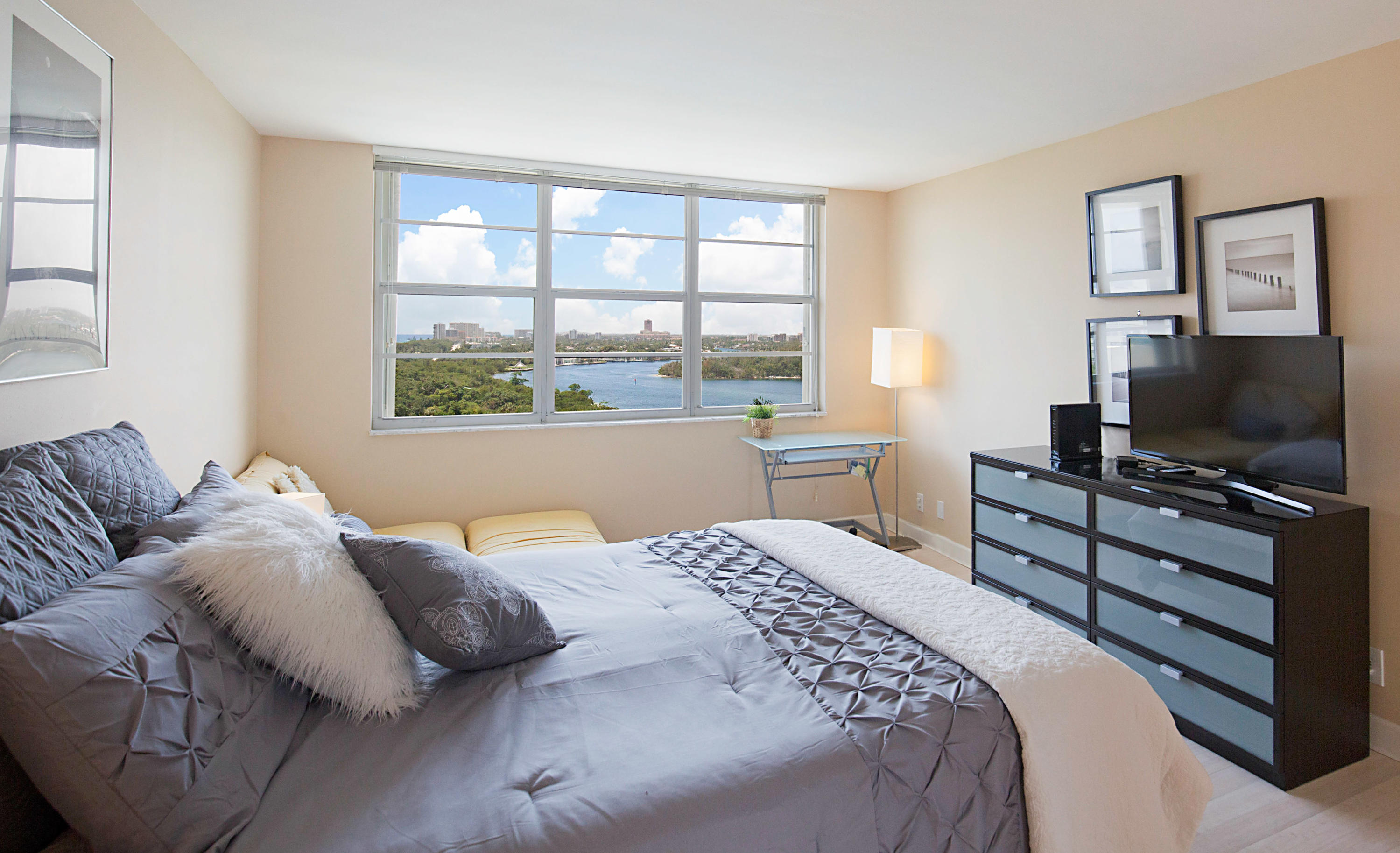 2121 North Ocean Boulevard, Unit 1409W Boca Raton, FL 33431 - Photo 13 of 45 LARGE BEDROOM