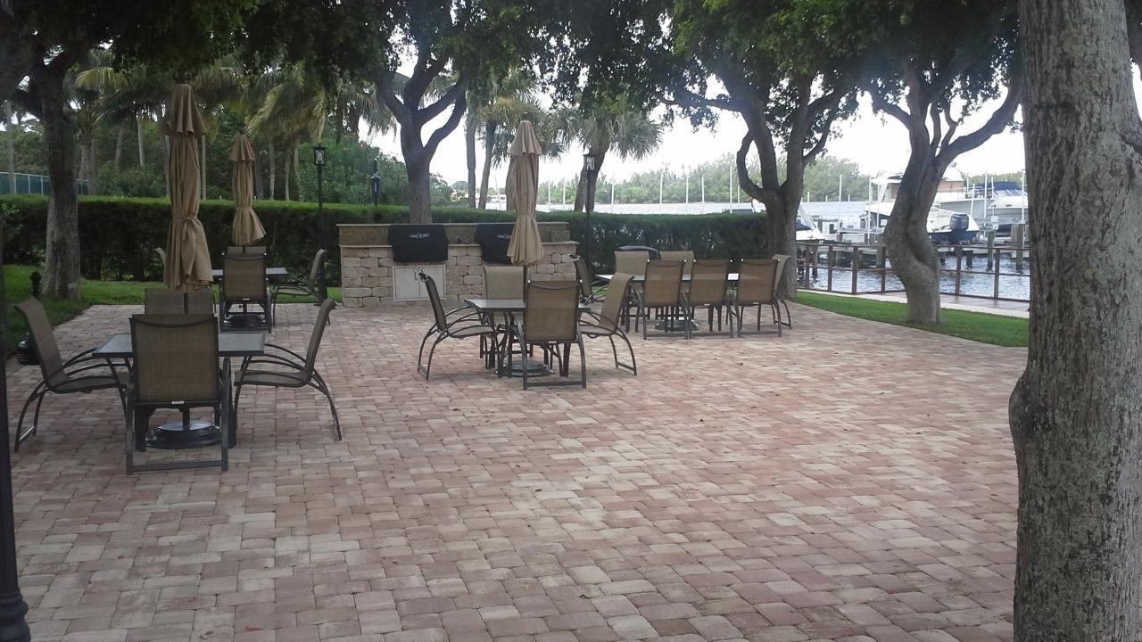 2121 North Ocean Boulevard, Unit 1409W Boca Raton, FL 33431 - Photo 34 of 45 SHADED PICNIC AREA