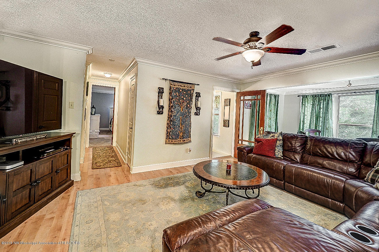 458 East Sweetwater Road Byhalia, MS 38611 - Photo 17 of 34 P8050064_5_6_7