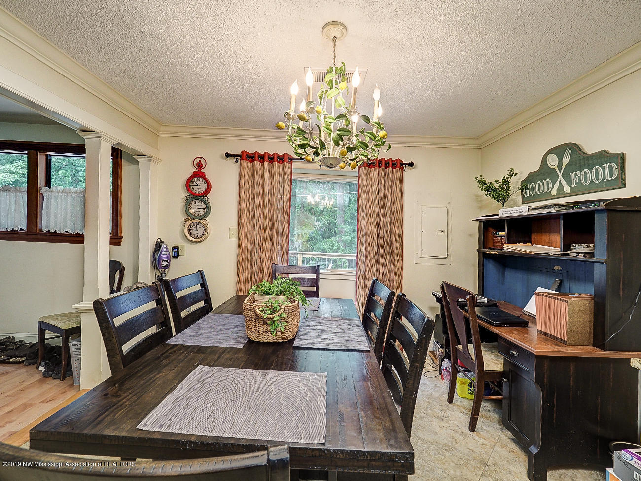 458 East Sweetwater Road Byhalia, MS 38611 - Photo 25 of 34 Kitchen table