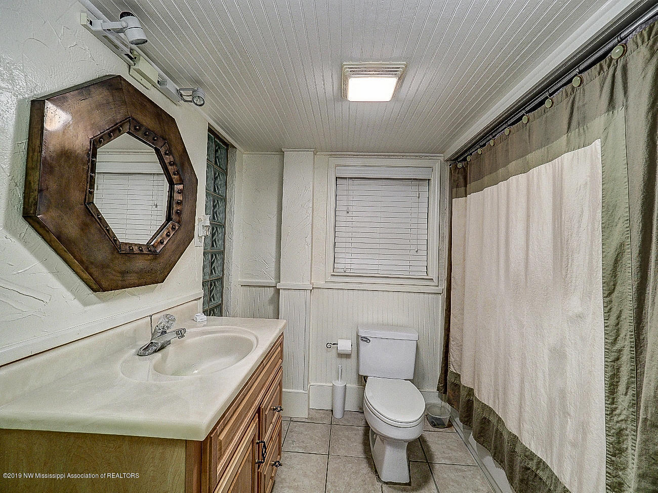 458 East Sweetwater Road Byhalia, MS 38611 - Photo 29 of 34 Guest suite bat d/s