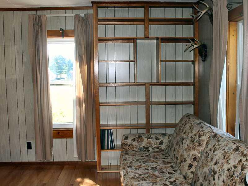 698 County Road Lubec, ME 04652 - Photo 6 of 10 Den/Family/Great Room.