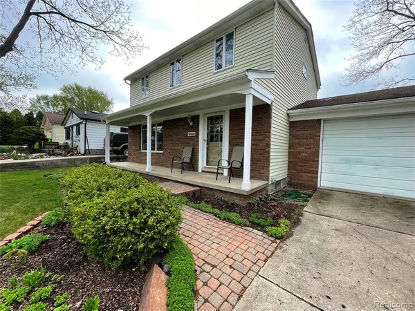 $2,595 | 2145 Lakeshire Drive, West Bloomfield, MI 48323