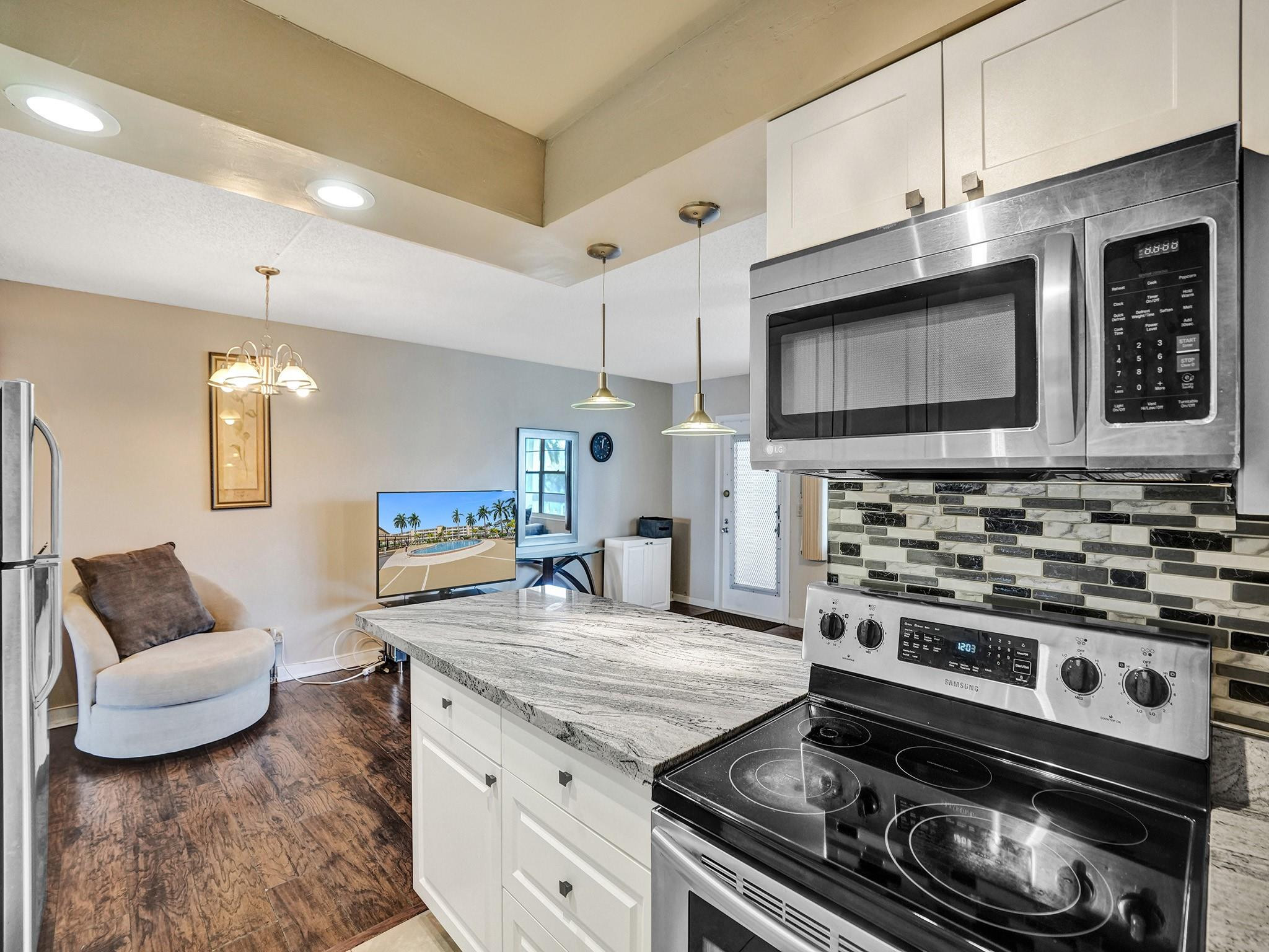 3014 Cornwall East Boca Raton, FL 33434 - Photo 11 of 40 Photo 11