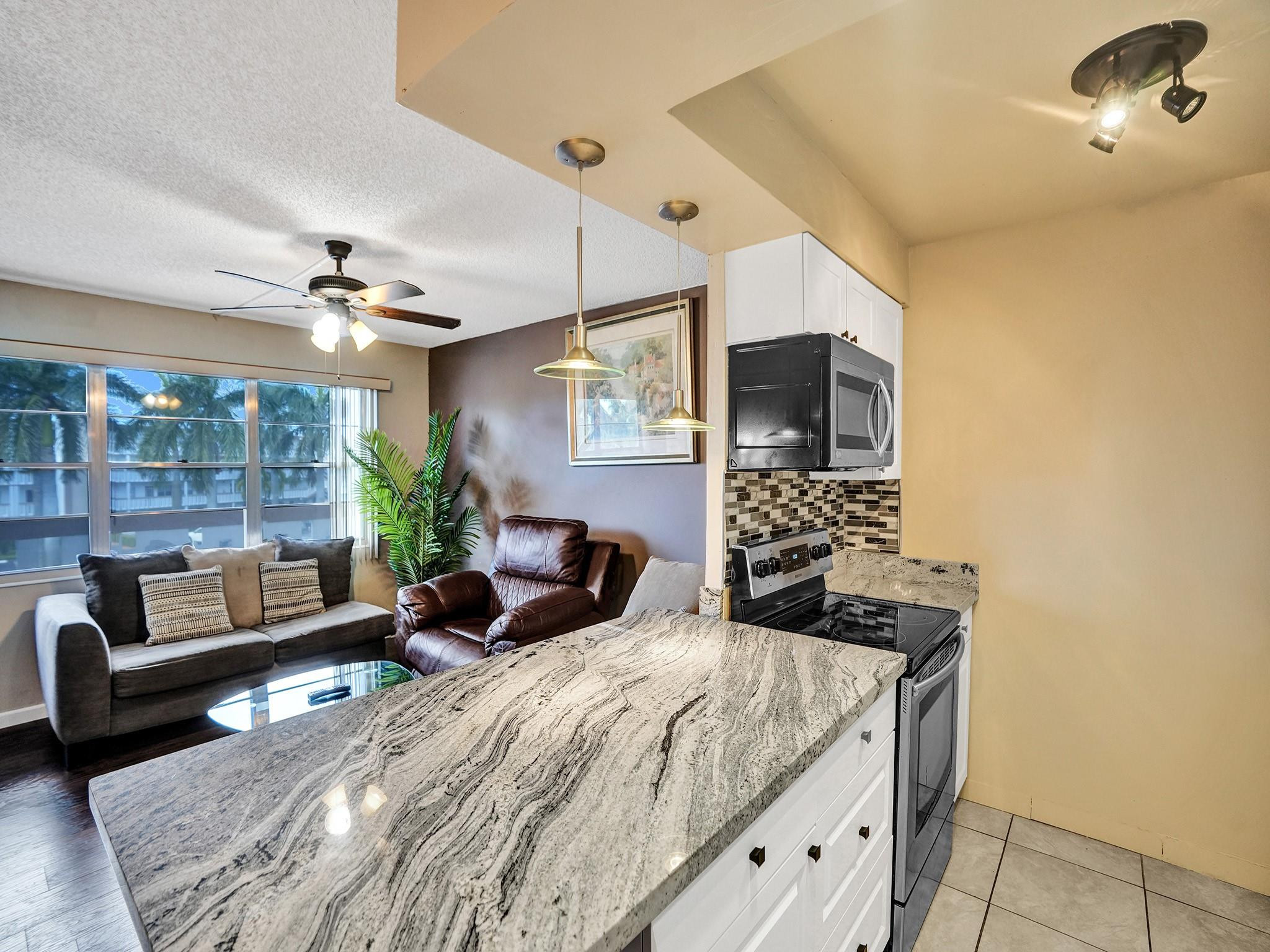 3014 Cornwall East Boca Raton, FL 33434 - Photo 9 of 40 Photo 9