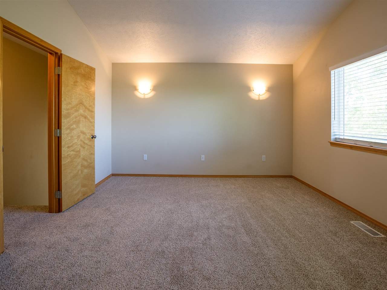 1135 South Moen Road Greenacres, WA 99016 - Photo 11 of 20 Gallery Image 11
