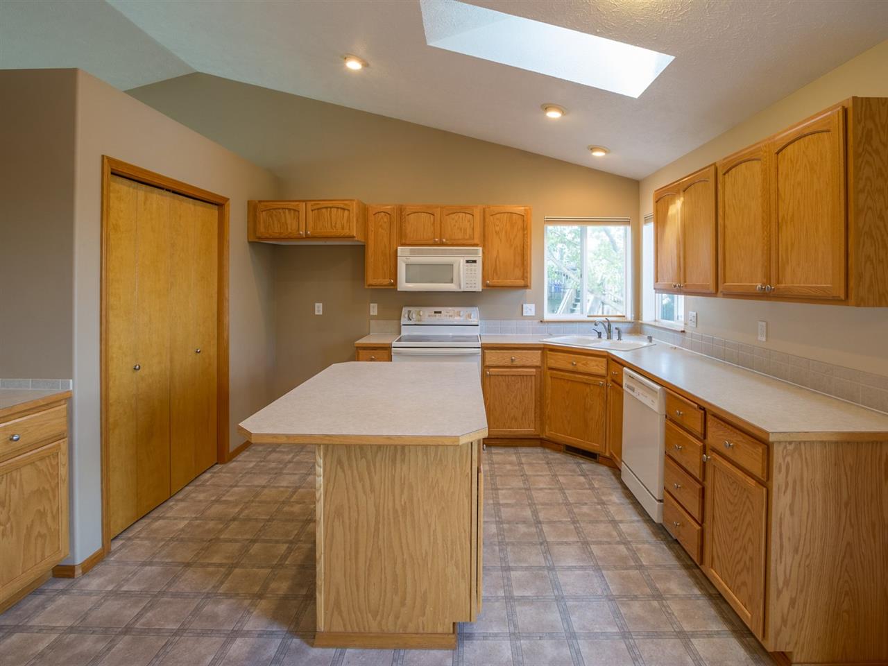 1135 South Moen Road Greenacres, WA 99016 - Photo 4 of 20 Gallery Image 4