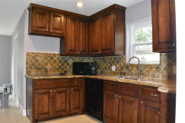 $2,350 | 19419 Craigchester Lane, Spring, TX 77388